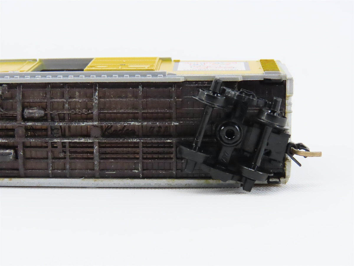 N Scale Micro-Trains MTL/Kadee 22050 UP Union Pacific 40&#39; Boxcar #110525