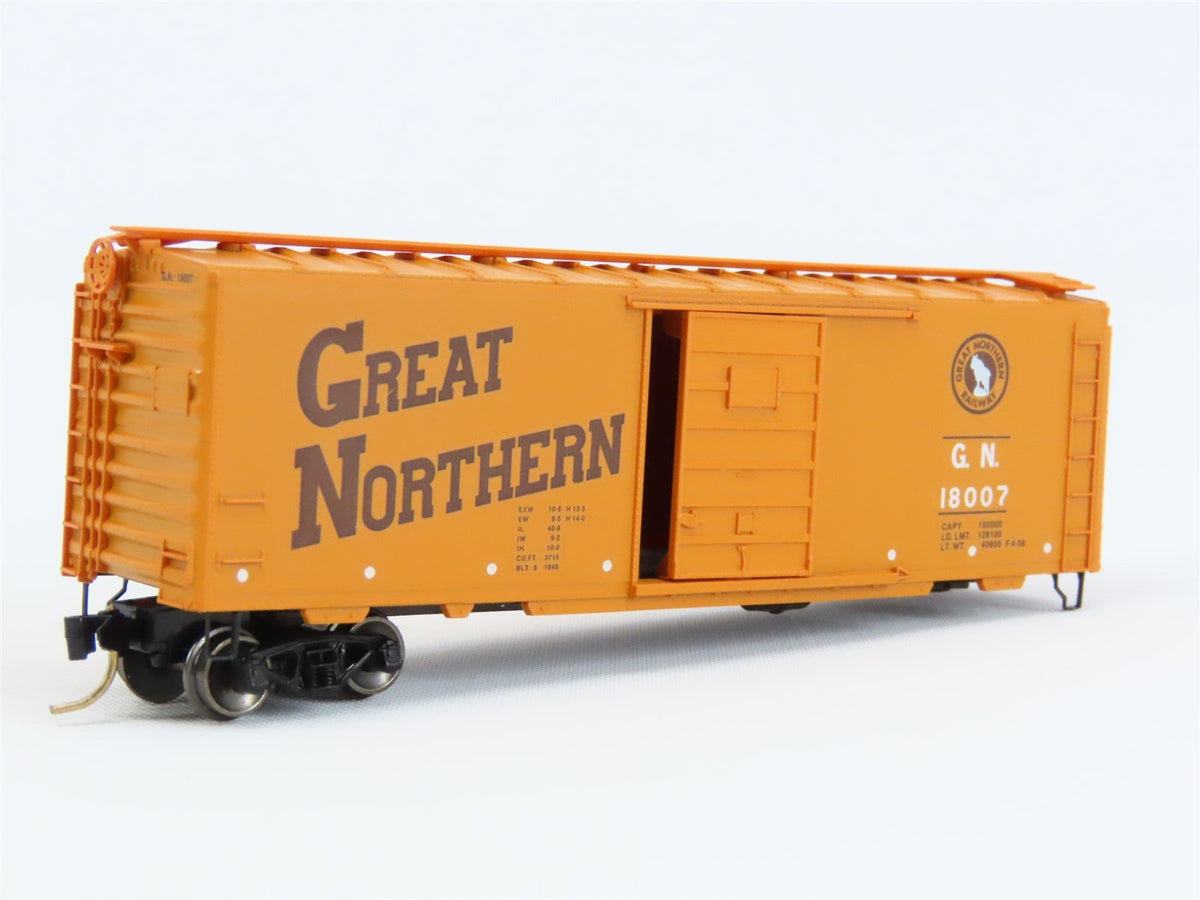 N Scale Micro-Trains MTL 20190 GN Great Northern 40&#39; Standard Boxcar #18007