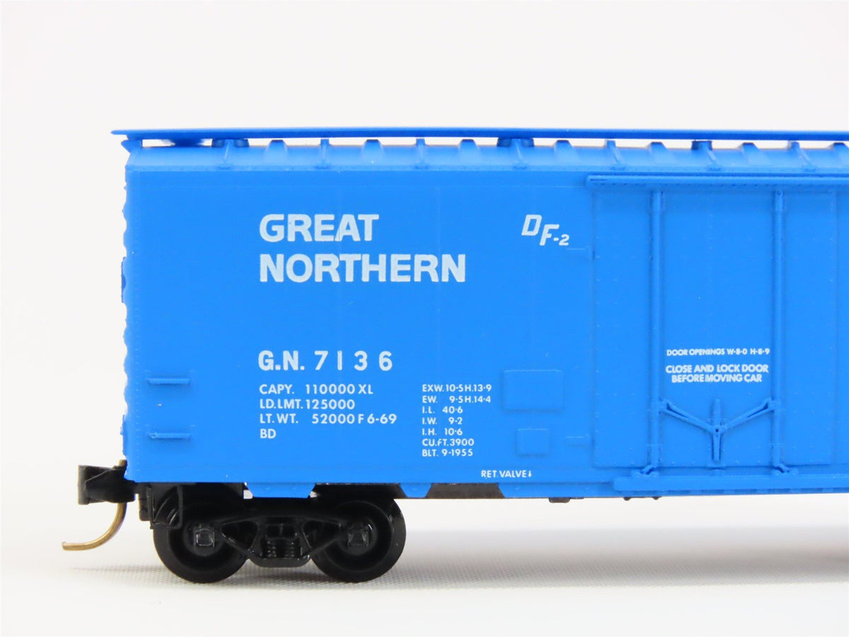 N Scale Micro-Trains MTL 21040 GN Great Northern Big Sky Blue 40&#39; Boxcar #7136