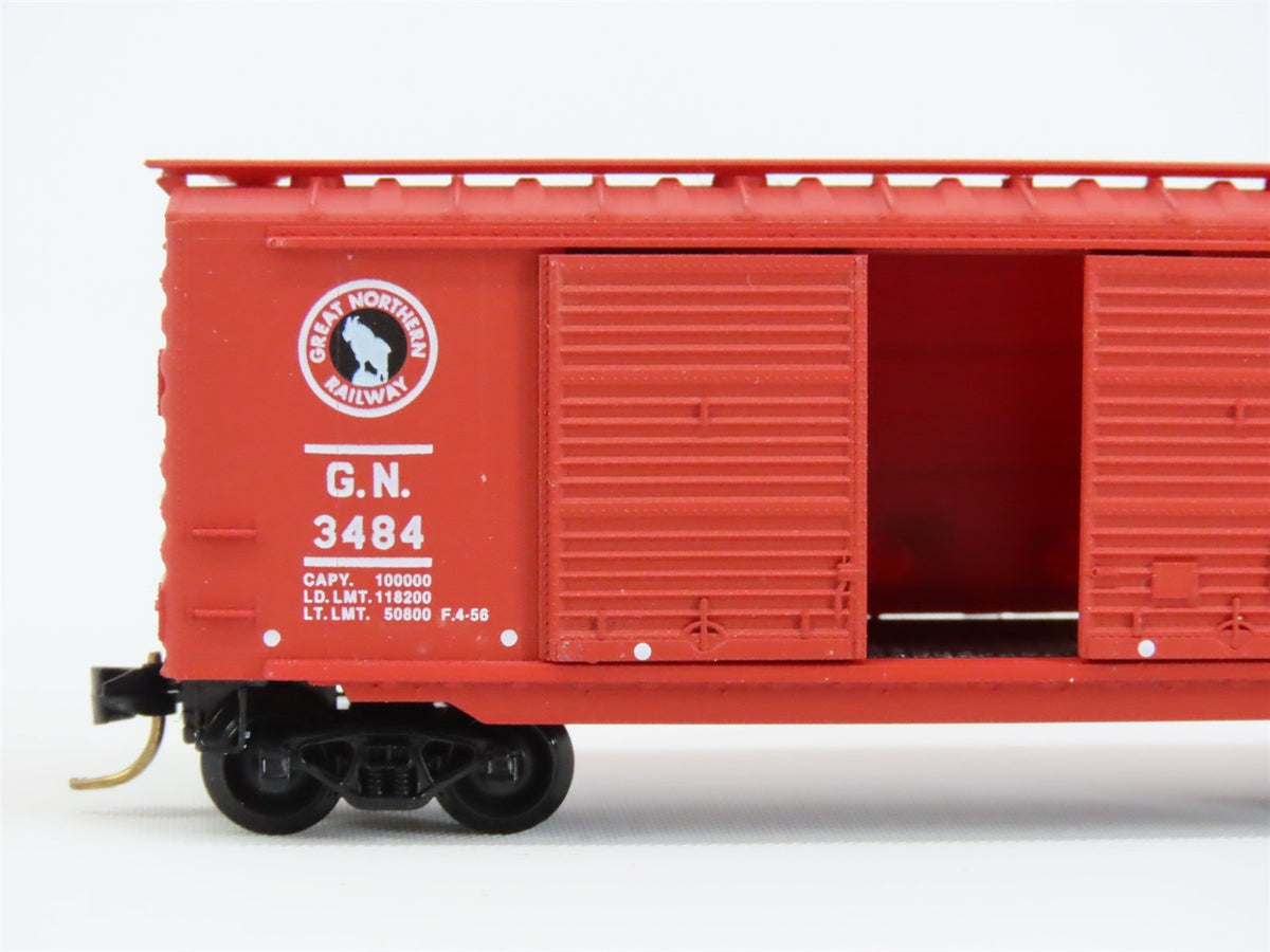 N Scale Micro-Trains MTL 23210 GN Great Northern 40&#39; Standard Boxcar #3484