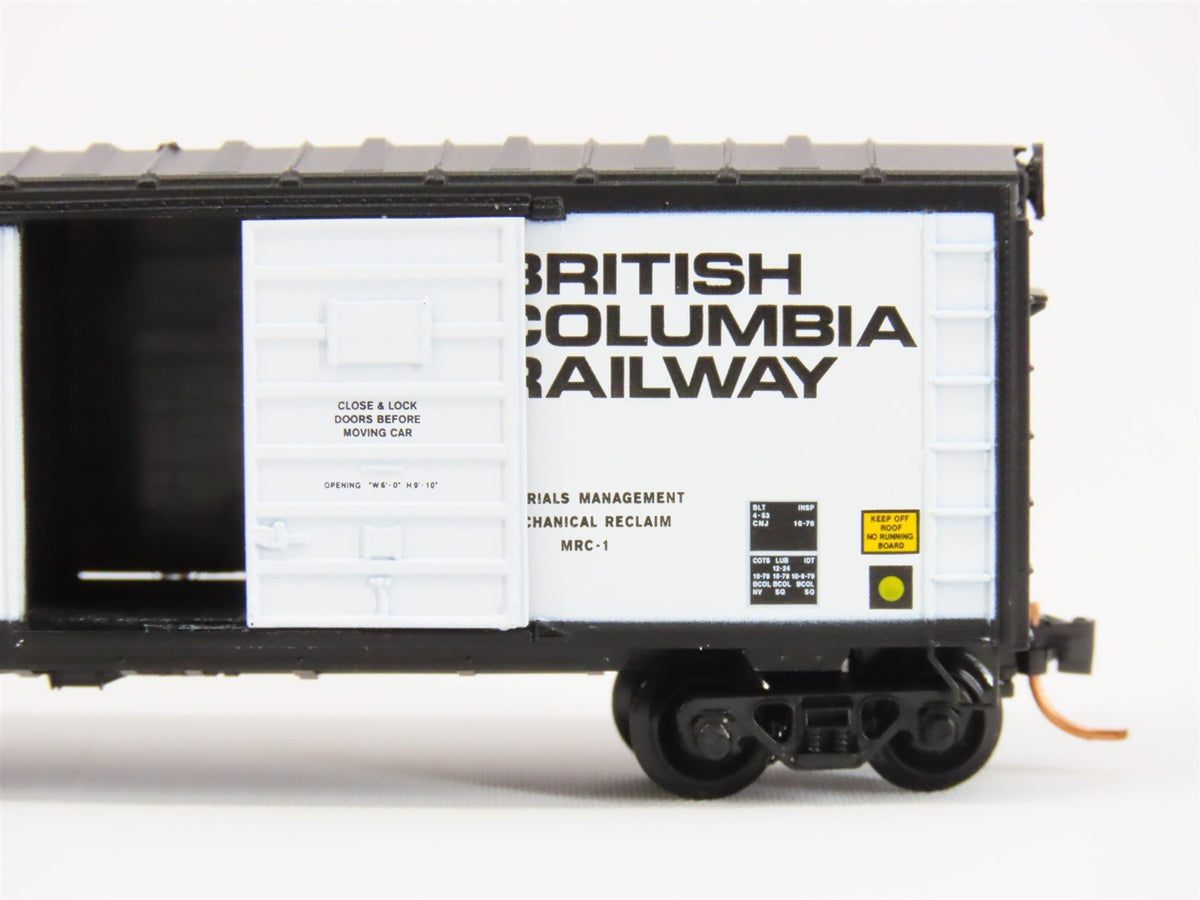 N Micro-Trains MTL 07300060 BCOL British Columbia 40&#39; Standard Boxcar #990198