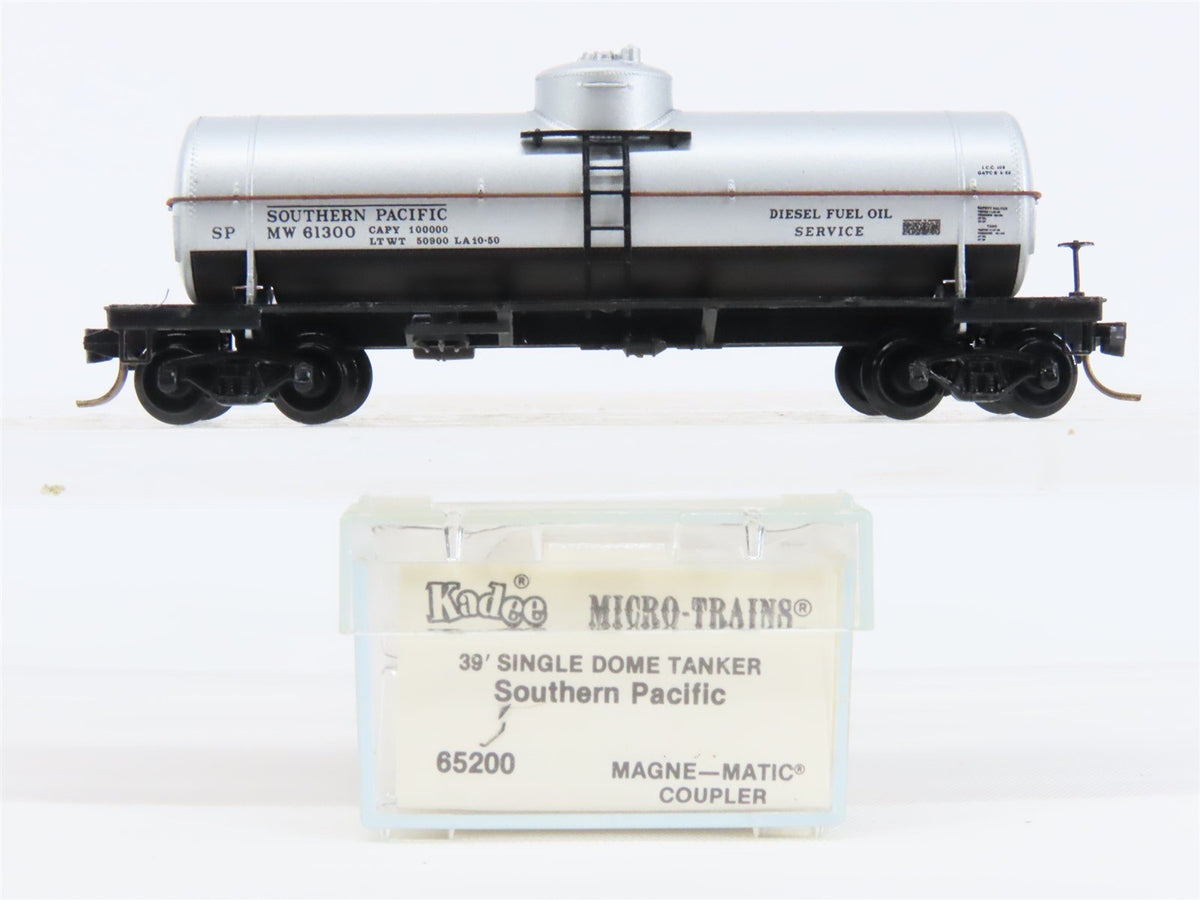 N Scale Micro-Trains MTL/Kadee 65200 SP Railway 39&#39; Single Dome Tankcar #61300