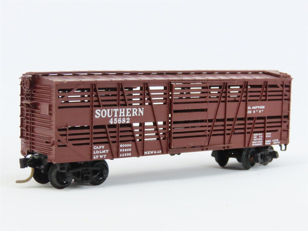 N Scale Micro-Trains MTL/Kadee 35062 Southern 40&#39; Stockcar #45682 - Blue Label