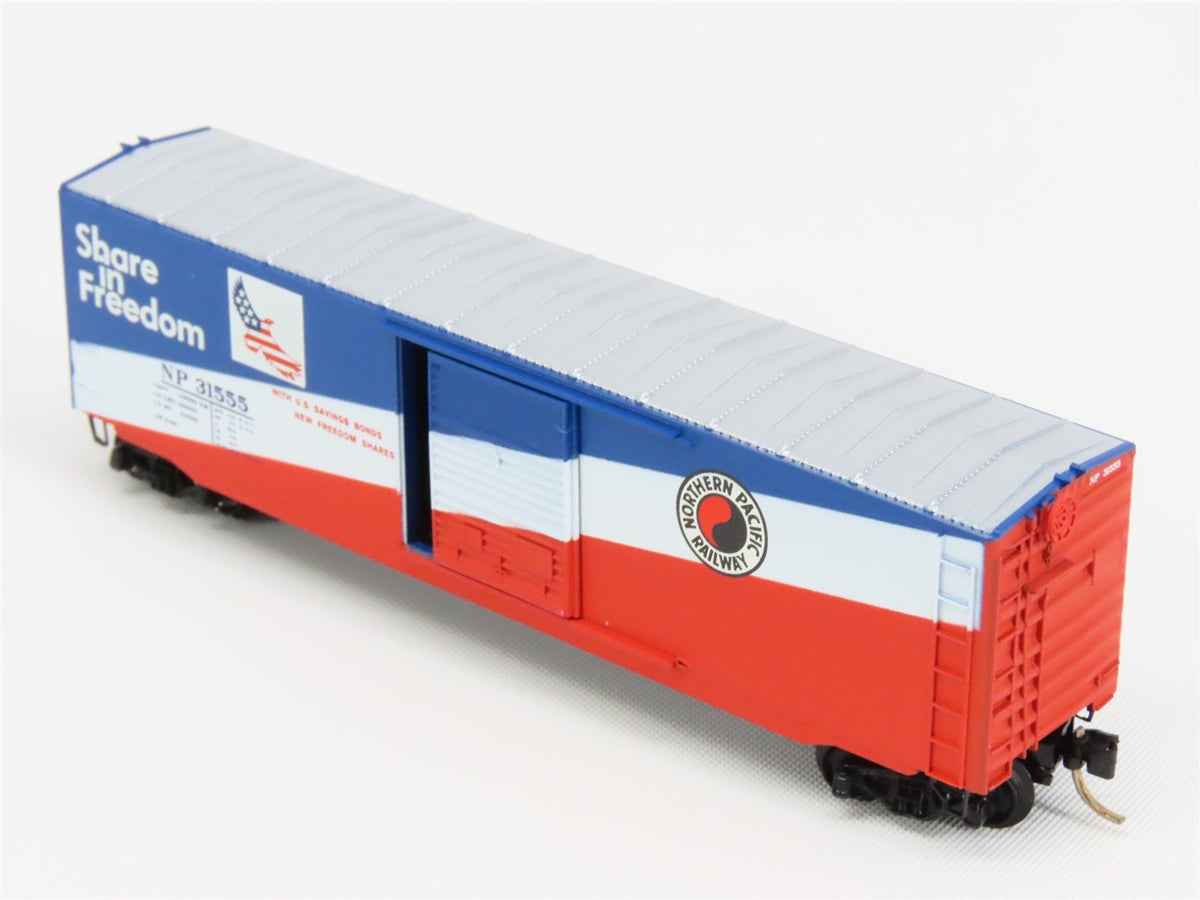 N Micro-Trains MTL 77010 NP Northern Pacific Share In Freedom 50&#39; Boxcar #31555