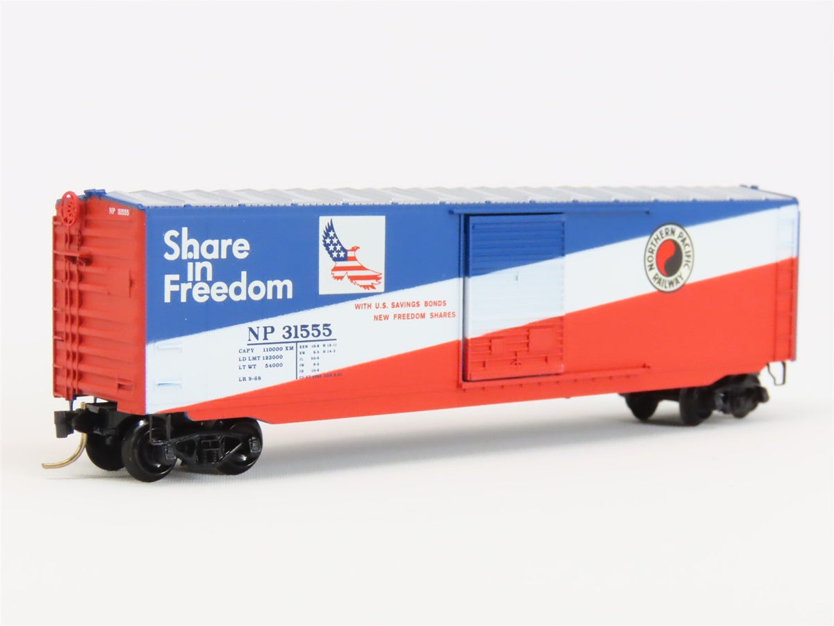 N Micro-Trains MTL 77010 NP Northern Pacific Share In Freedom 50&#39; Boxcar #31555