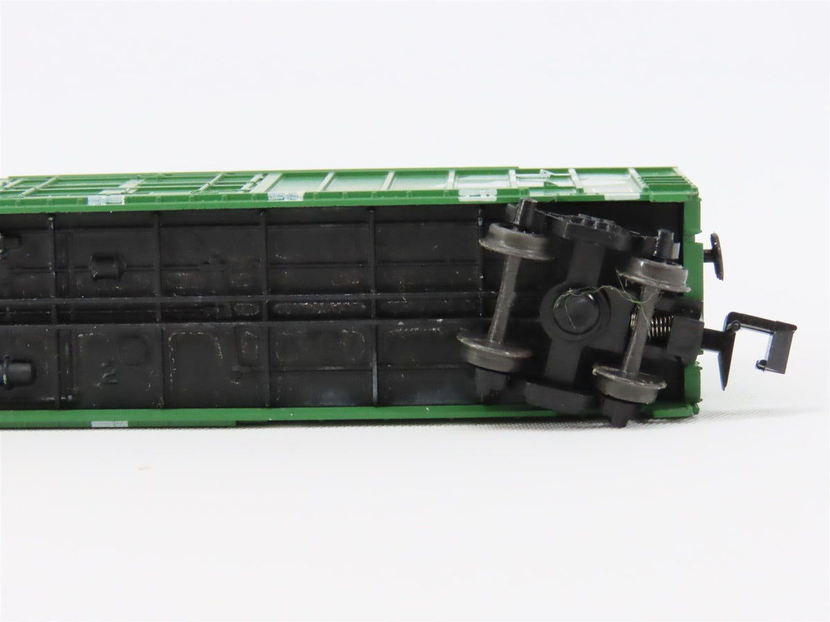 N Scale Roundhouse 8363 BN Burlington Northern 50&#39; Ribside Boxcar #732312