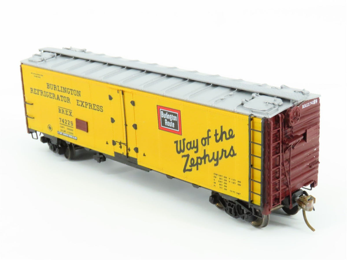 HO Scale InterMountain BREX Burlington Route &quot;Zephyrs&quot; R-40-23 Reefer #74225