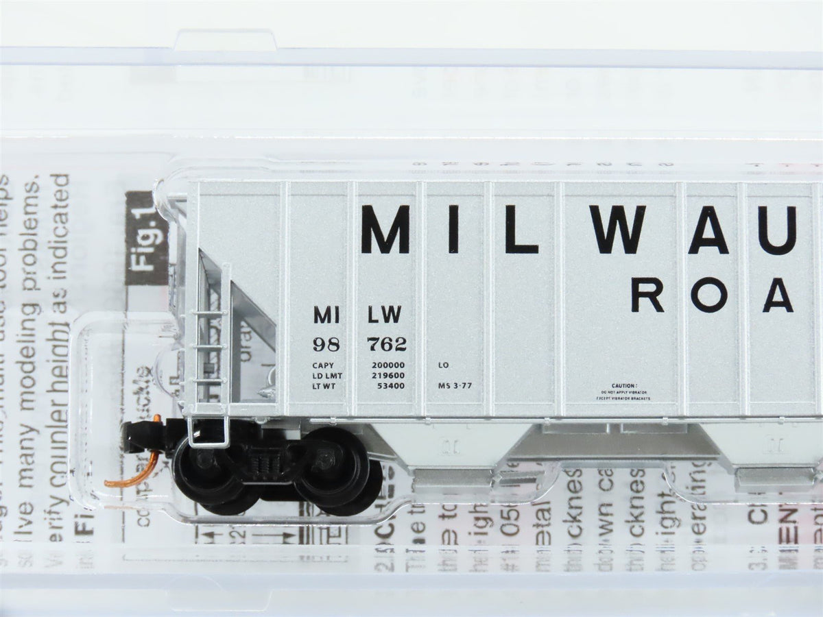 N Micro-Trains MTL 09900050 MILW Milwaukee Road 3-Bay Covered Hopper #98762