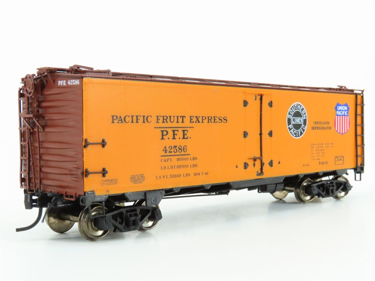 HO InterMountain 46702P-21 PFE Pacific Fruit Express SP UP R-40-10 Reefer #42586