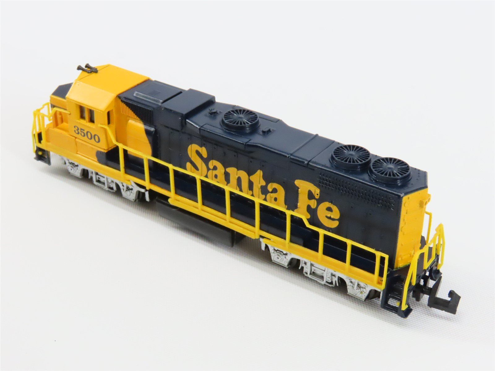 N Scale Life-Like 7843 ATSF Santa Fe GP38 Diesel Locomotive #3500
