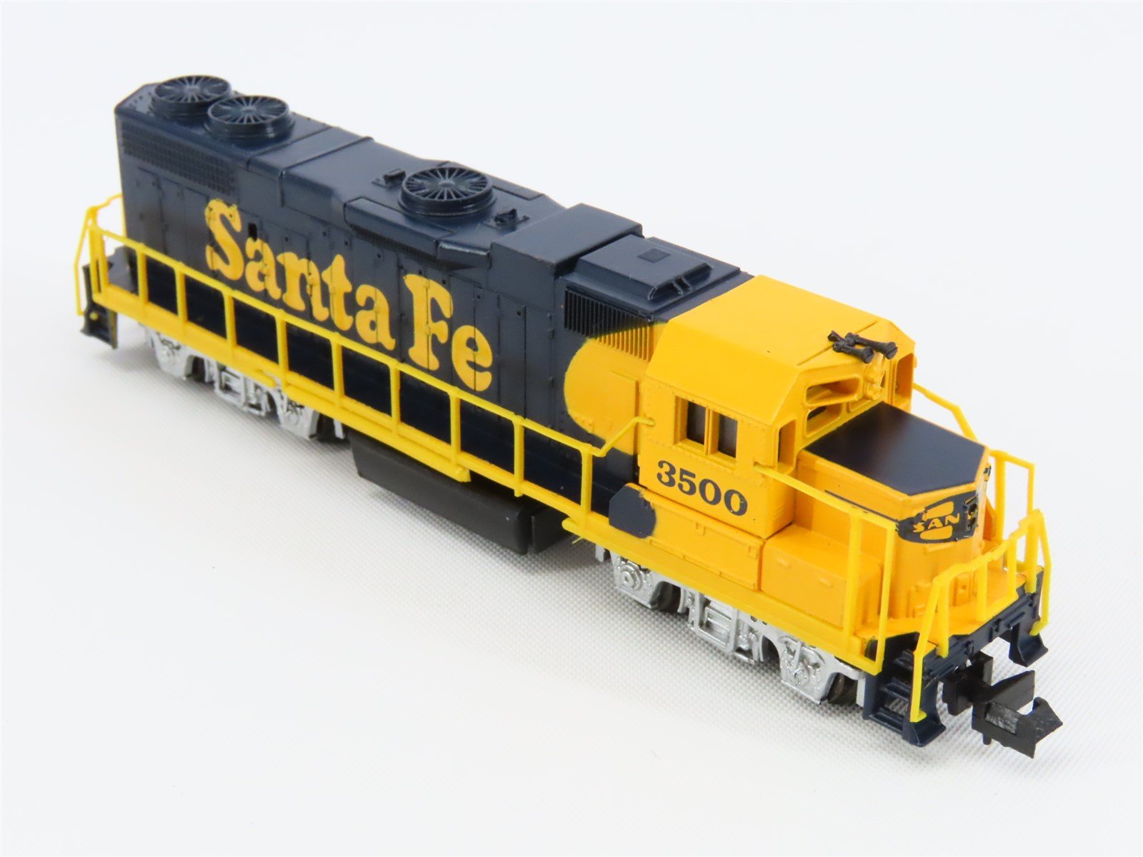 N Scale Life-Like 7843 ATSF Santa Fe GP38 Diesel Locomotive #3500