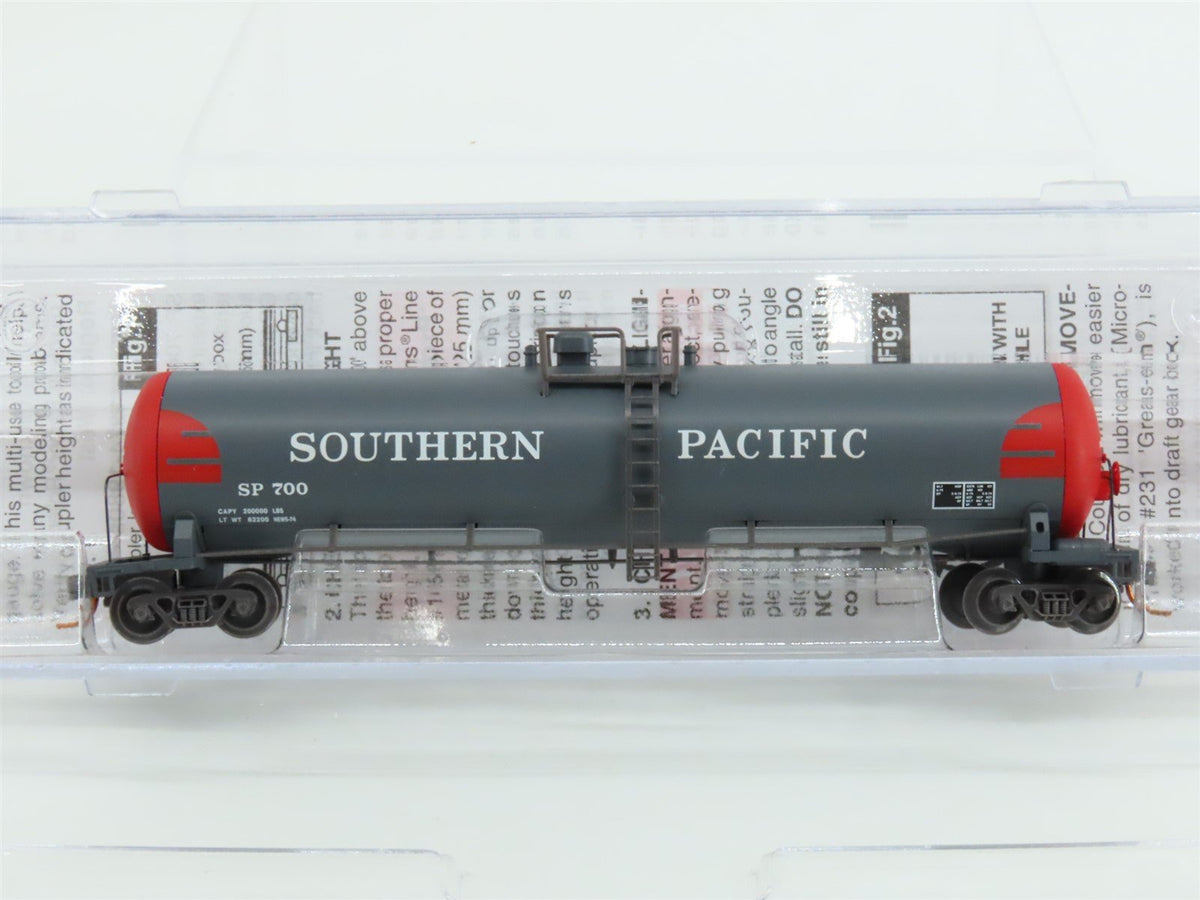 N Scale Micro-Trains MTL 11000100 SP Southern Pacific Railroad 56&#39; Tank Car #700