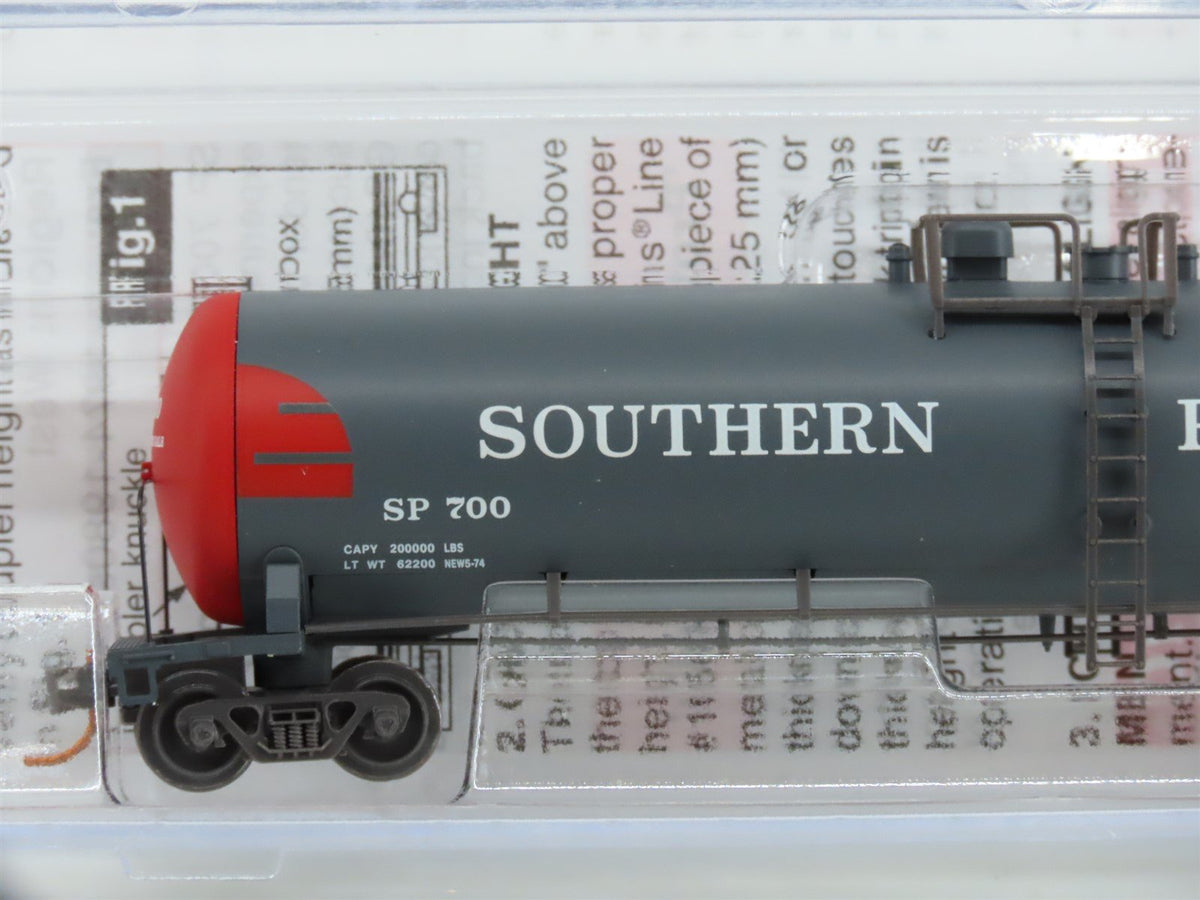 N Scale Micro-Trains MTL 11000100 SP Southern Pacific Railroad 56&#39; Tank Car #700