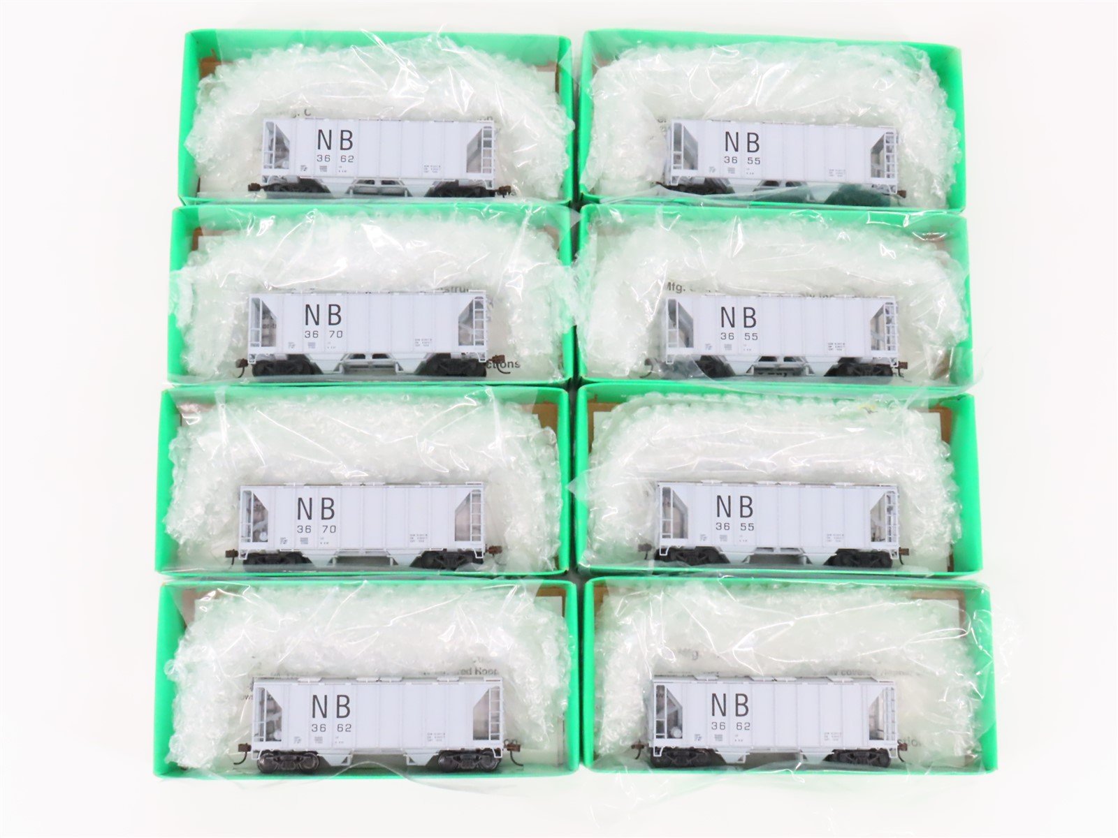 LOT of 8 HO Scale Bowser #56147 NB Northampton & Bath 2-Bay Covered Hoppers