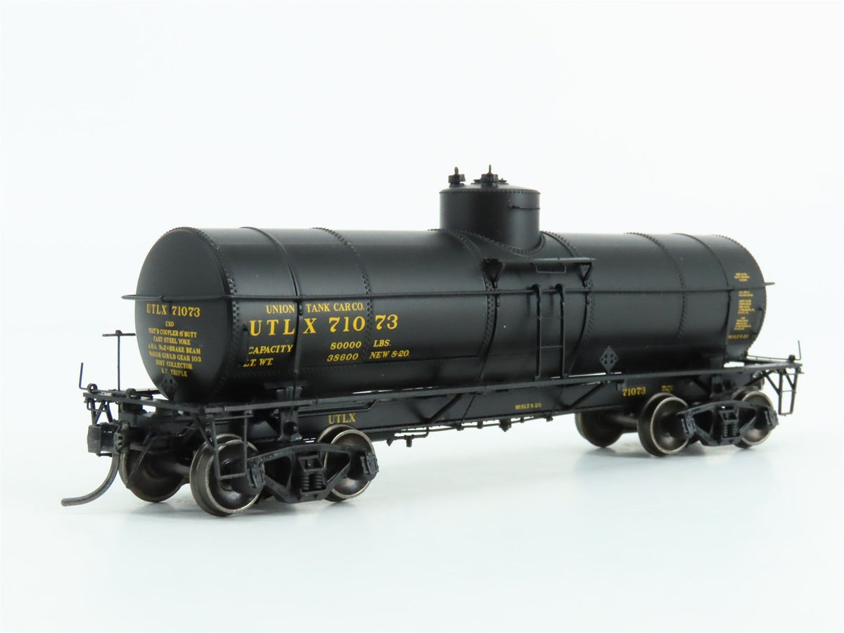 HO Scale Tangent #19021-04 UTLX Union Tank Cargo Single Dome Tank Car #71073