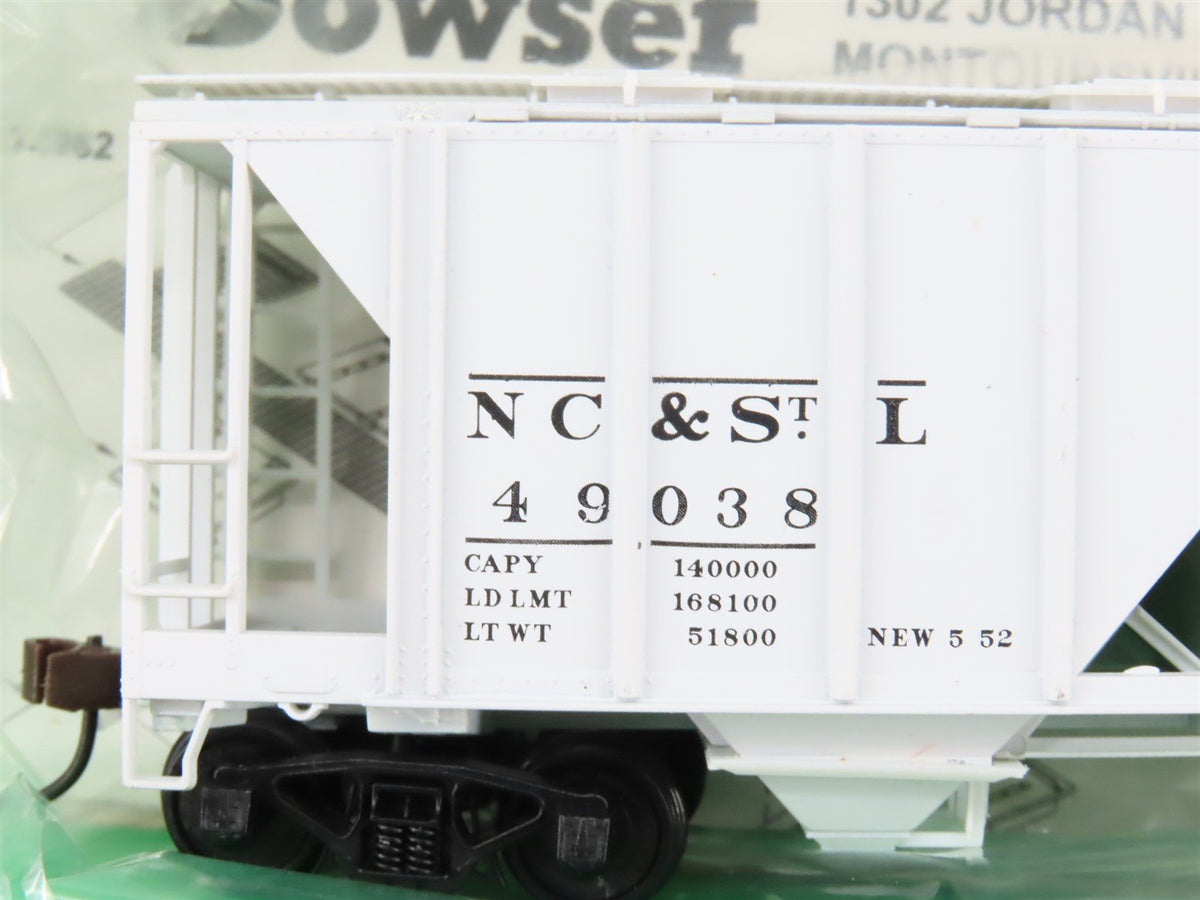 LOT of 8 HO Scale Bowser NC&amp;STL The Dixie Line 2-Bay Covered Hoppers