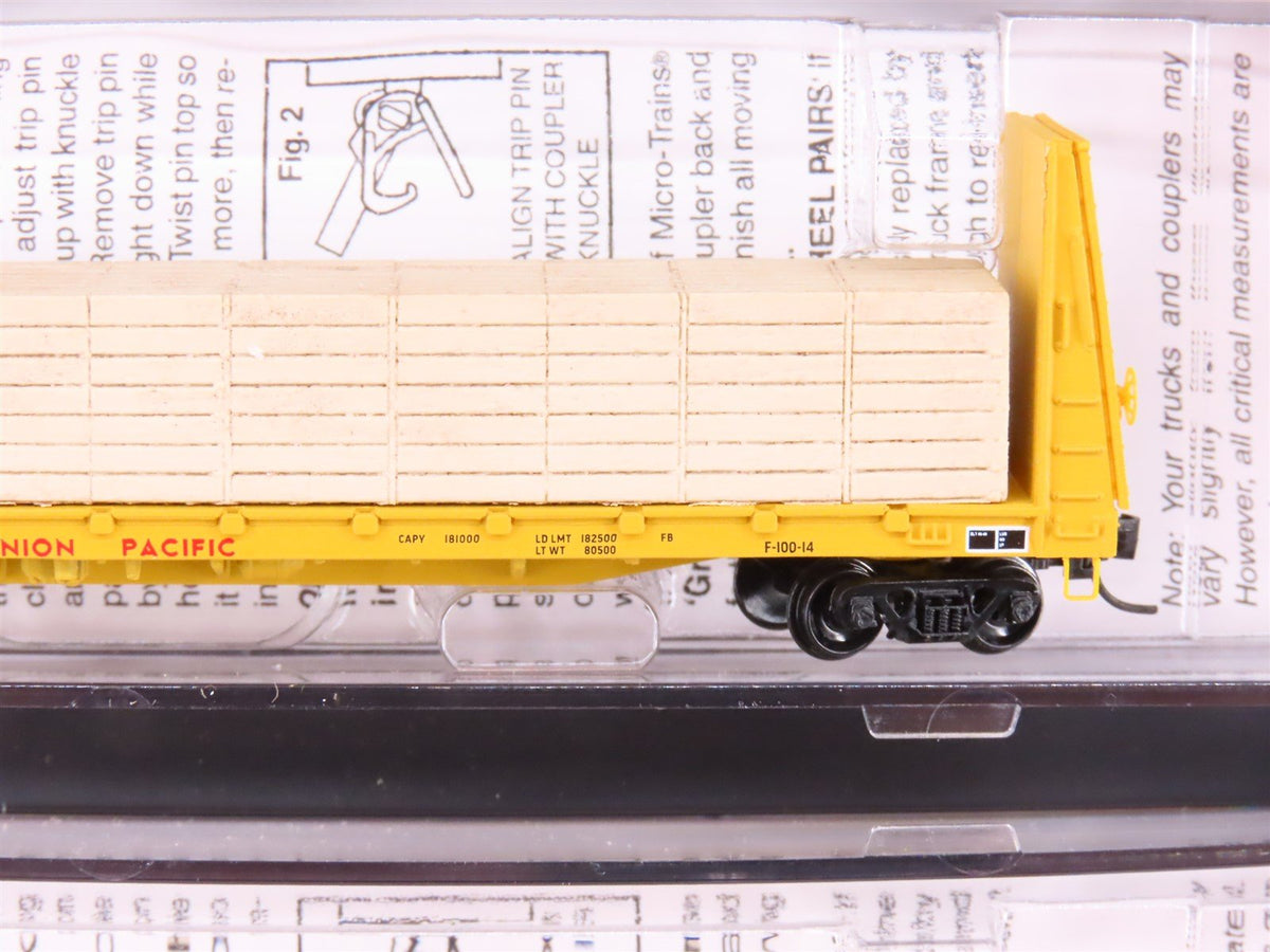 N Micro-Trains MTL 99300185 UP Union Pacific 61&#39; Bulkhead Flat Car w/Load 4-Pack