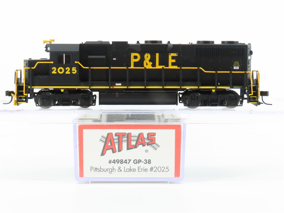 N Atlas 49847 P&amp;LE Pittsburgh &amp; Lake Erie EMD GP38 Diesel #2025 - DCC Ready