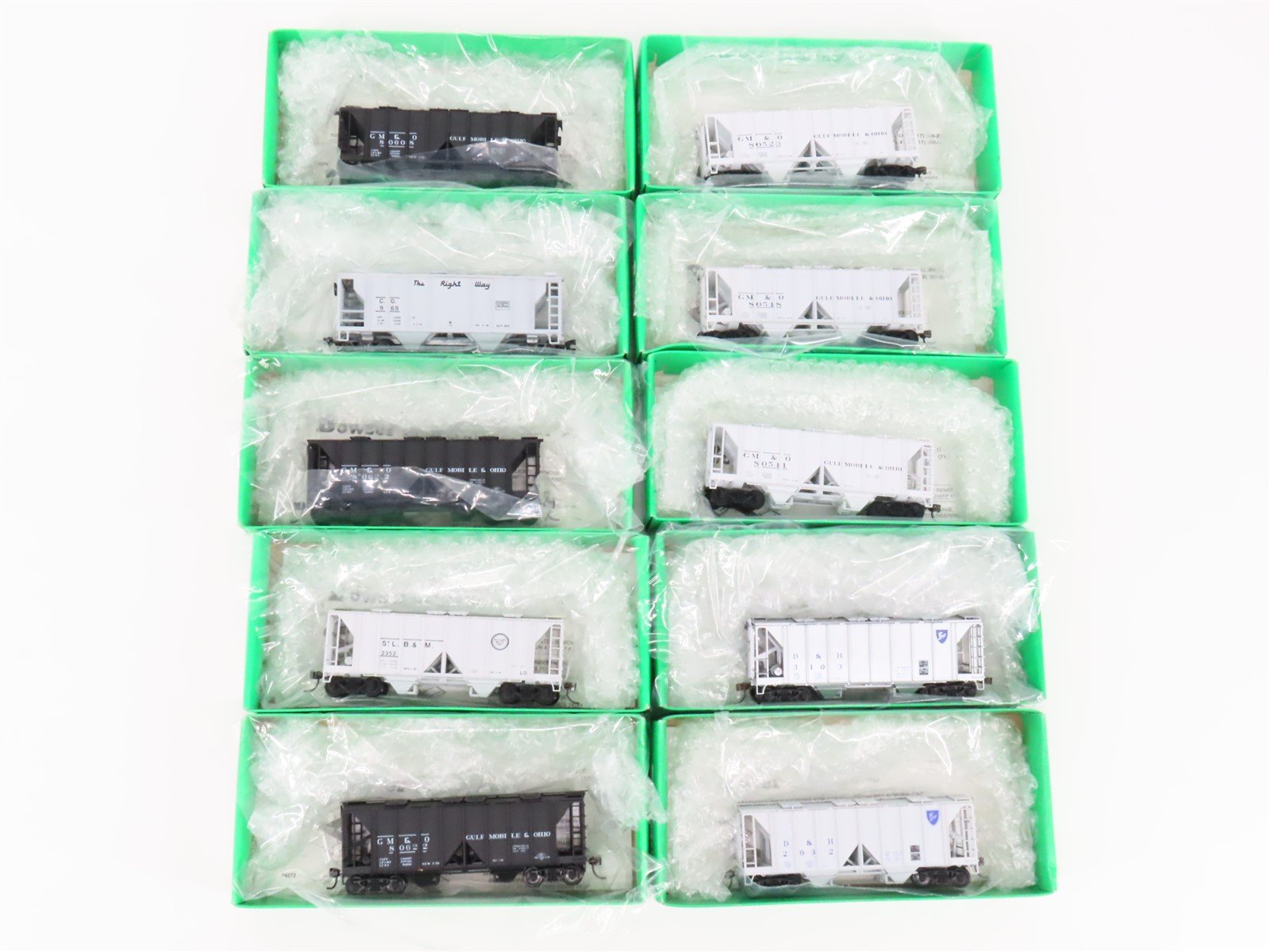 LOT of 10 HO Scale Bowser GM&O/D&H/CG/STLB&M Railroad 2-Bay Covered Hoppers