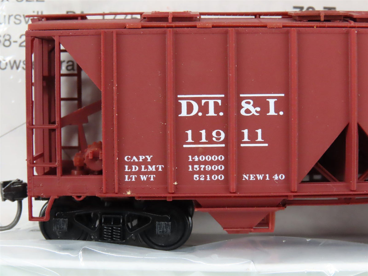 LOT of 11 HO Scale Bowser D&amp;TS &amp; DT&amp;I Railroad 2-Bay Covered Hoppers