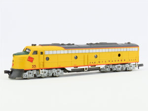 N Scale Life-Like 7196 MILW Milwaukee Road E8A Diesel Locomotive #33