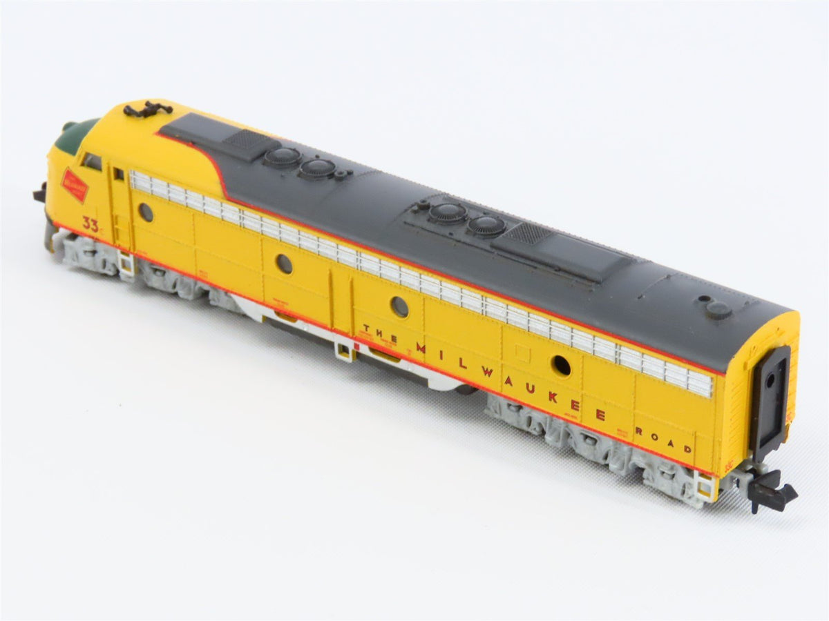 N Scale Life-Like 7196 MILW Milwaukee Road E8A Diesel Locomotive #33