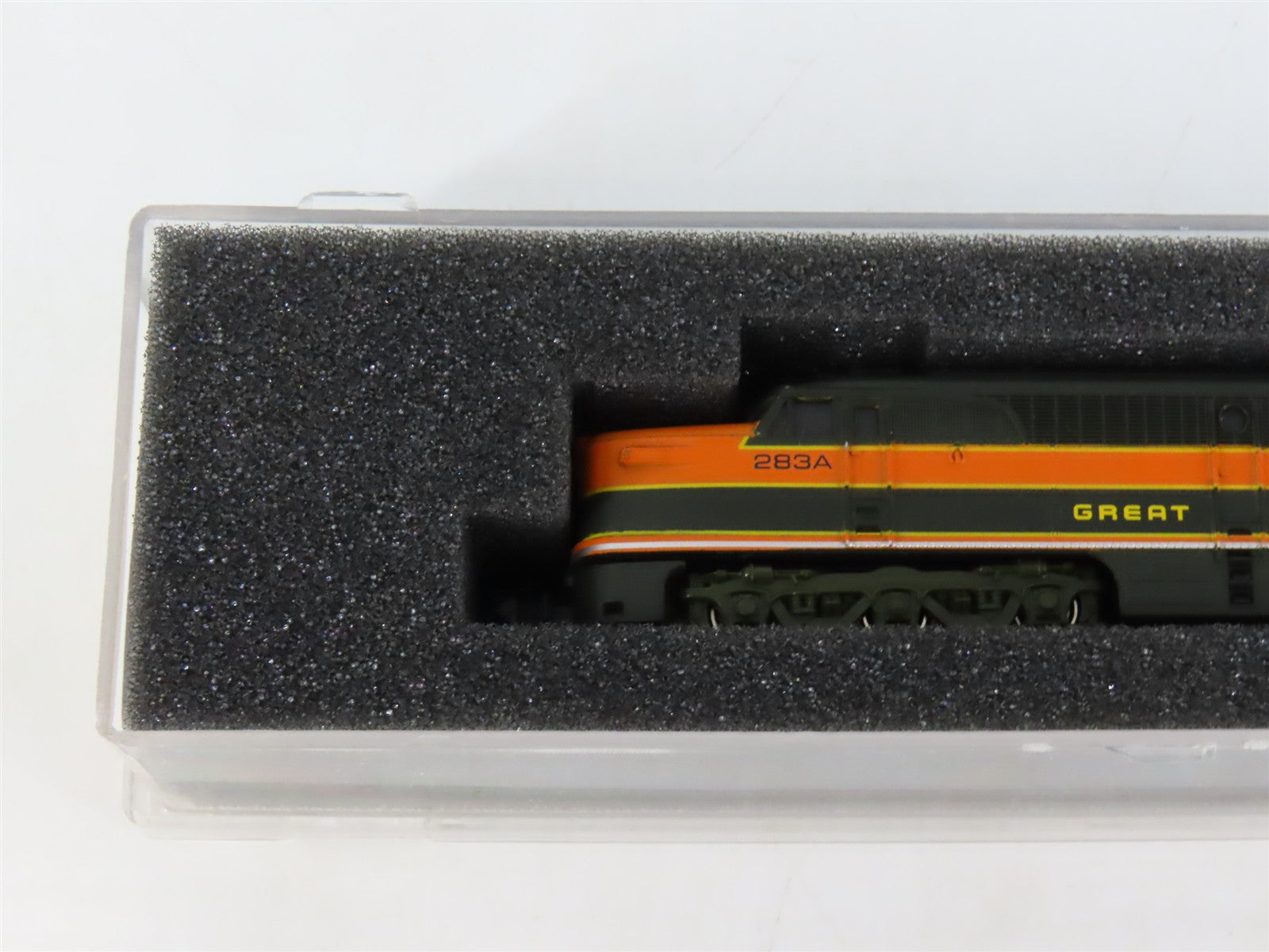 N Scale Con-Cor 001-002104 GN Great Northern PA-1 Diesel Loco #283A UNPOWERED