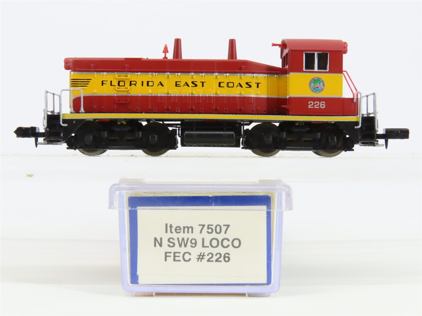 N Scale Life-Like 7507 FEC Florida East Coast SW9 Diesel Locomotive #226