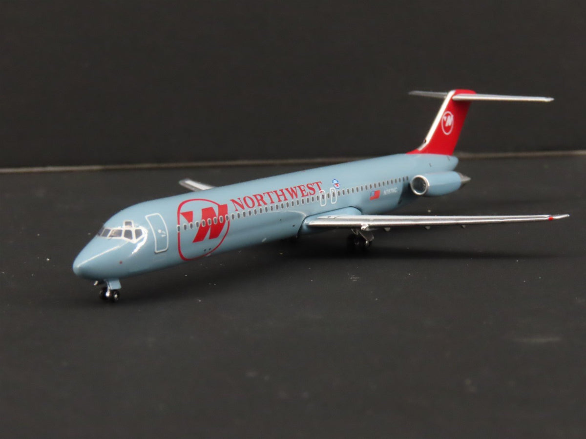 1:400 Aero Classics Die-Cast Northwest McDonnell Douglas DC-9-51 Aircraft N787NC