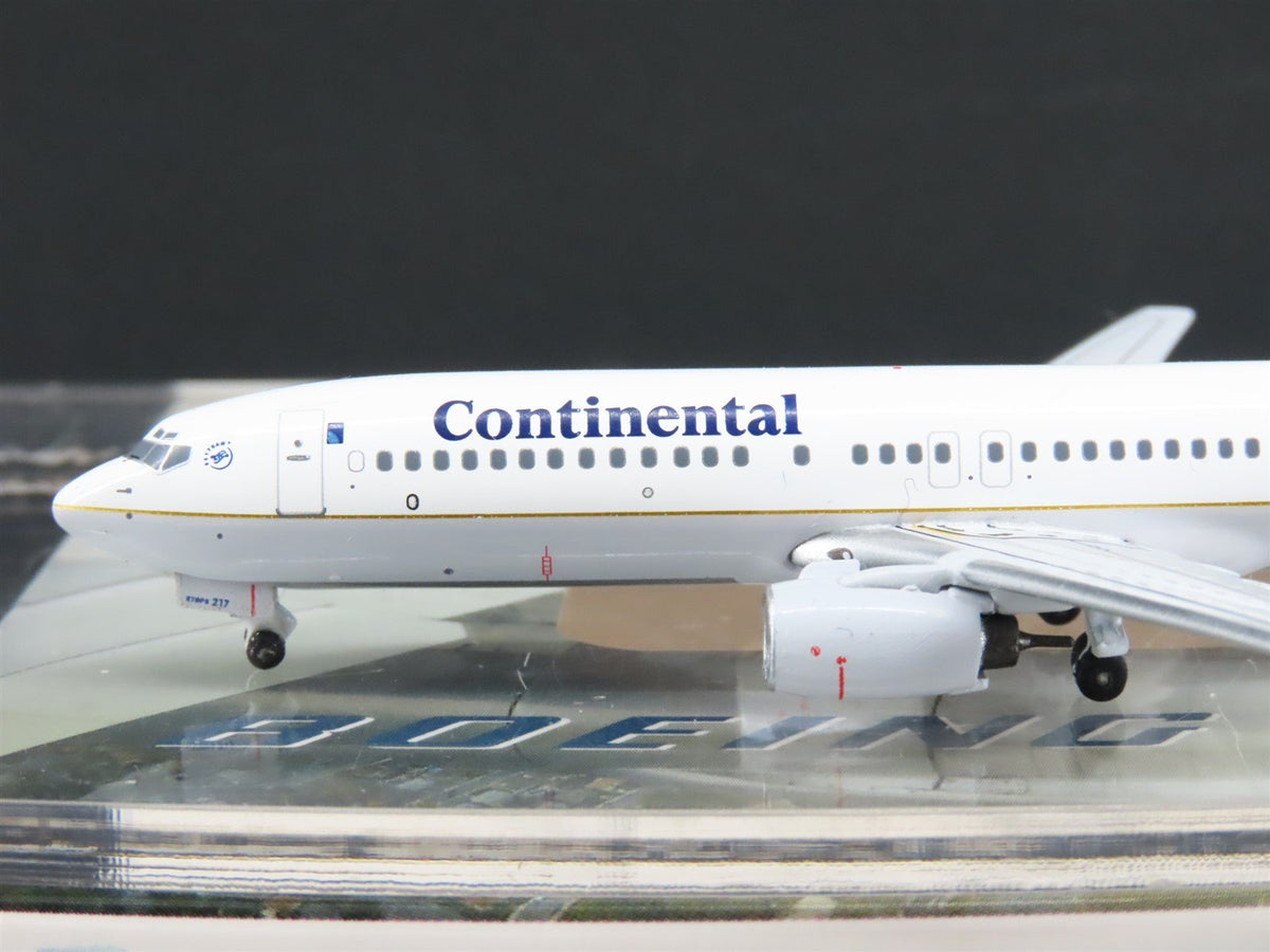 1:400 Scale Aero Classics Die-Cast Continental Boeing B-737-824 Aircraft N16217