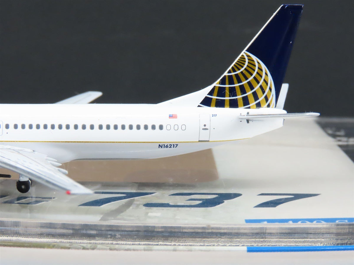 1:400 Scale Aero Classics Die-Cast Continental Boeing B-737-824 Aircraft N16217