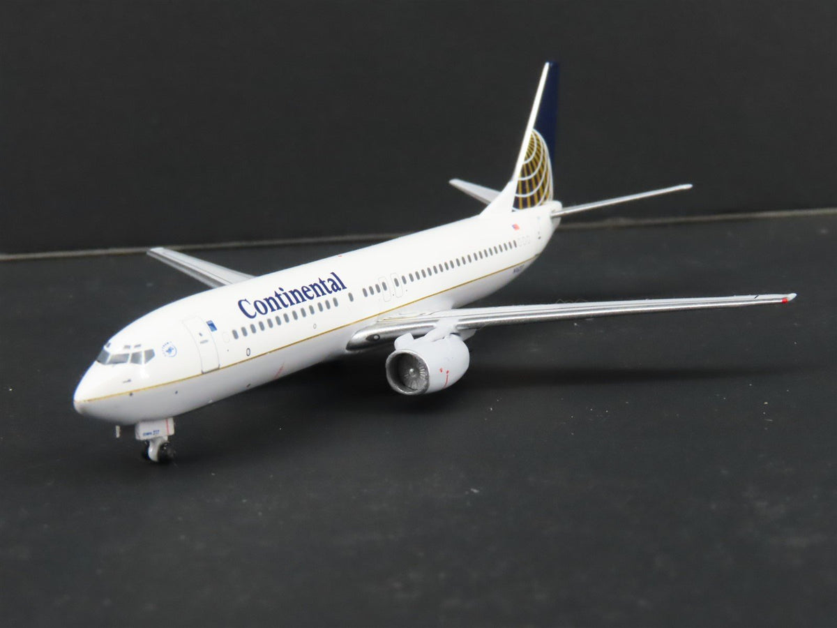 1:400 Scale Aero Classics Die-Cast Continental Boeing B-737-824 Aircraft N16217