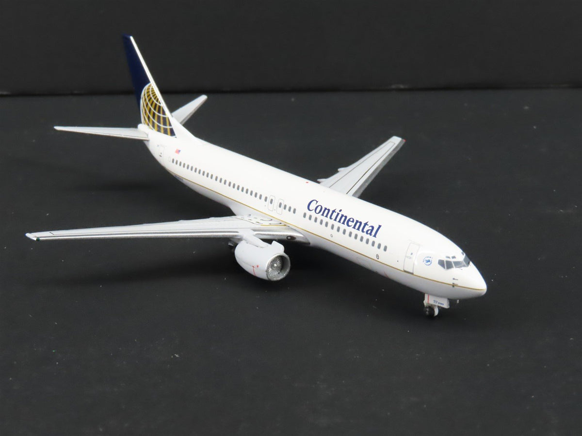 1:400 Scale Aero Classics Die-Cast Continental Boeing B-737-824 Aircraft N16217