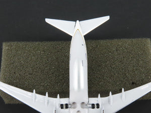 1:400 Scale Aero Classics Die-Cast Continental Boeing B-737-824 Aircraft N16217