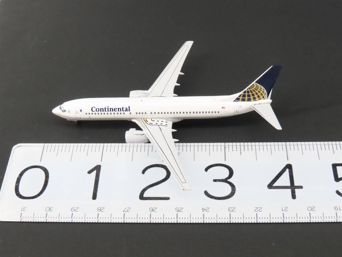 1:400 Scale Aero Classics Die-Cast Continental Boeing B-737-824 Aircraft N16217