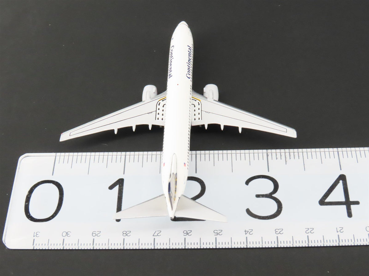 1:400 Scale Aero Classics Die-Cast Continental Boeing B-737-824 Aircraft N16217