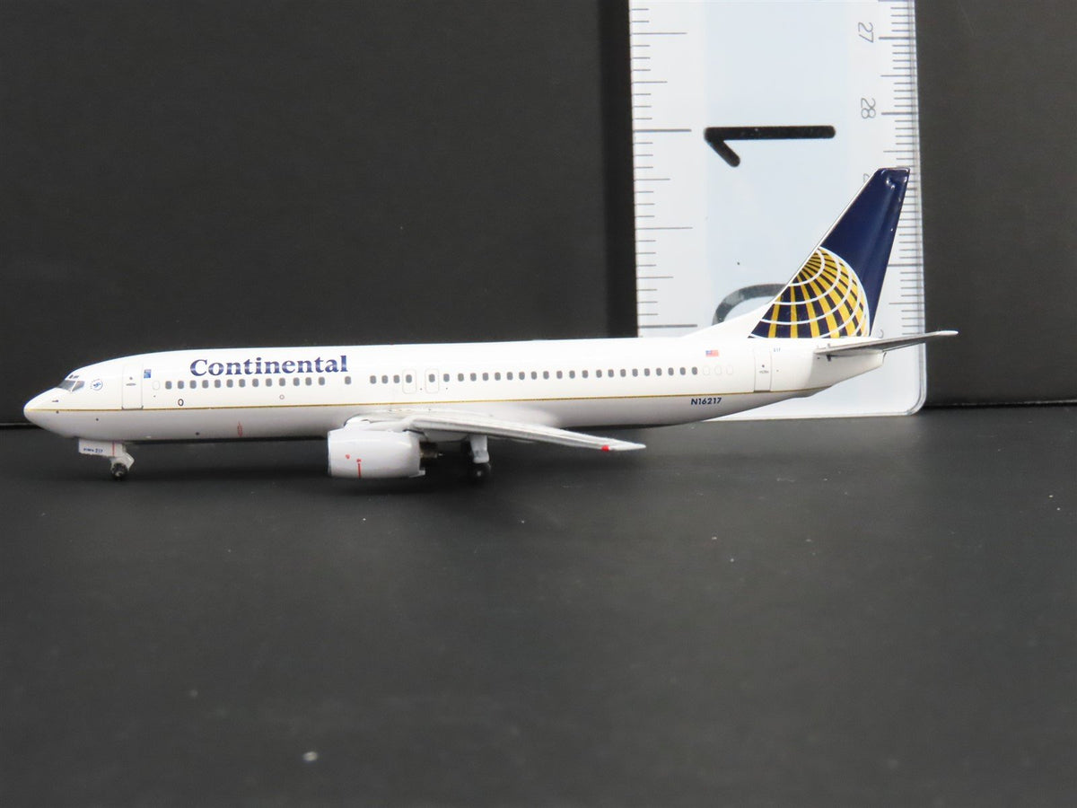 1:400 Scale Aero Classics Die-Cast Continental Boeing B-737-824 Aircraft N16217