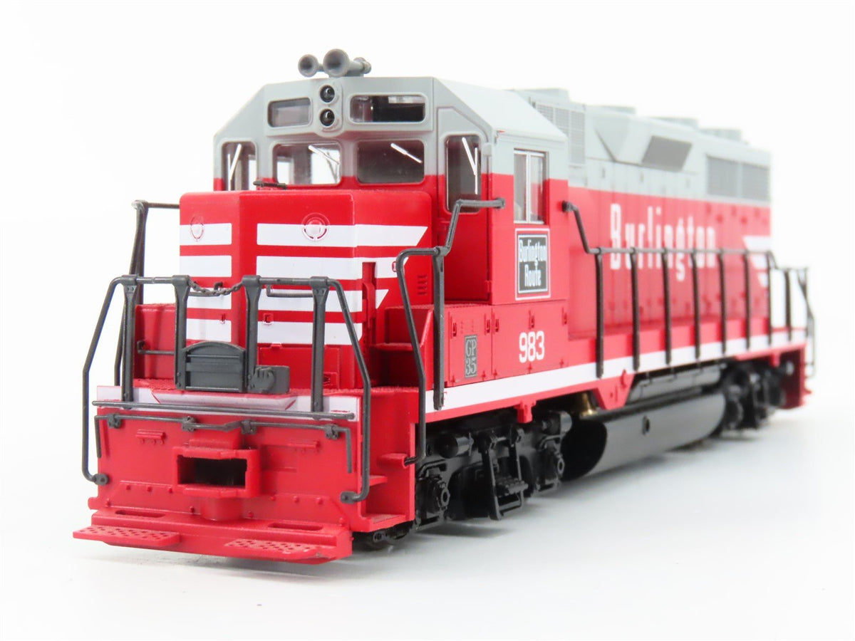 HO Scale KATO 37-047 CB&amp;Q Burlington Route EMD GP35 Ph. 1b Diesel #983