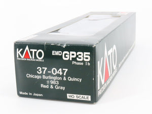 HO Scale KATO 37-047 CB&Q Burlington Route EMD GP35 Ph. 1b Diesel #983