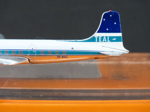 1:400 Scale Aero Classics Die-Cast TEAL McDonnell Douglas DC-6 Aircraft ZK-BGC