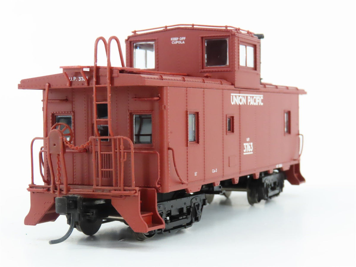 HO Scale Trix 24901 UP Union Pacific Center Cupola Steel Caboose #3763