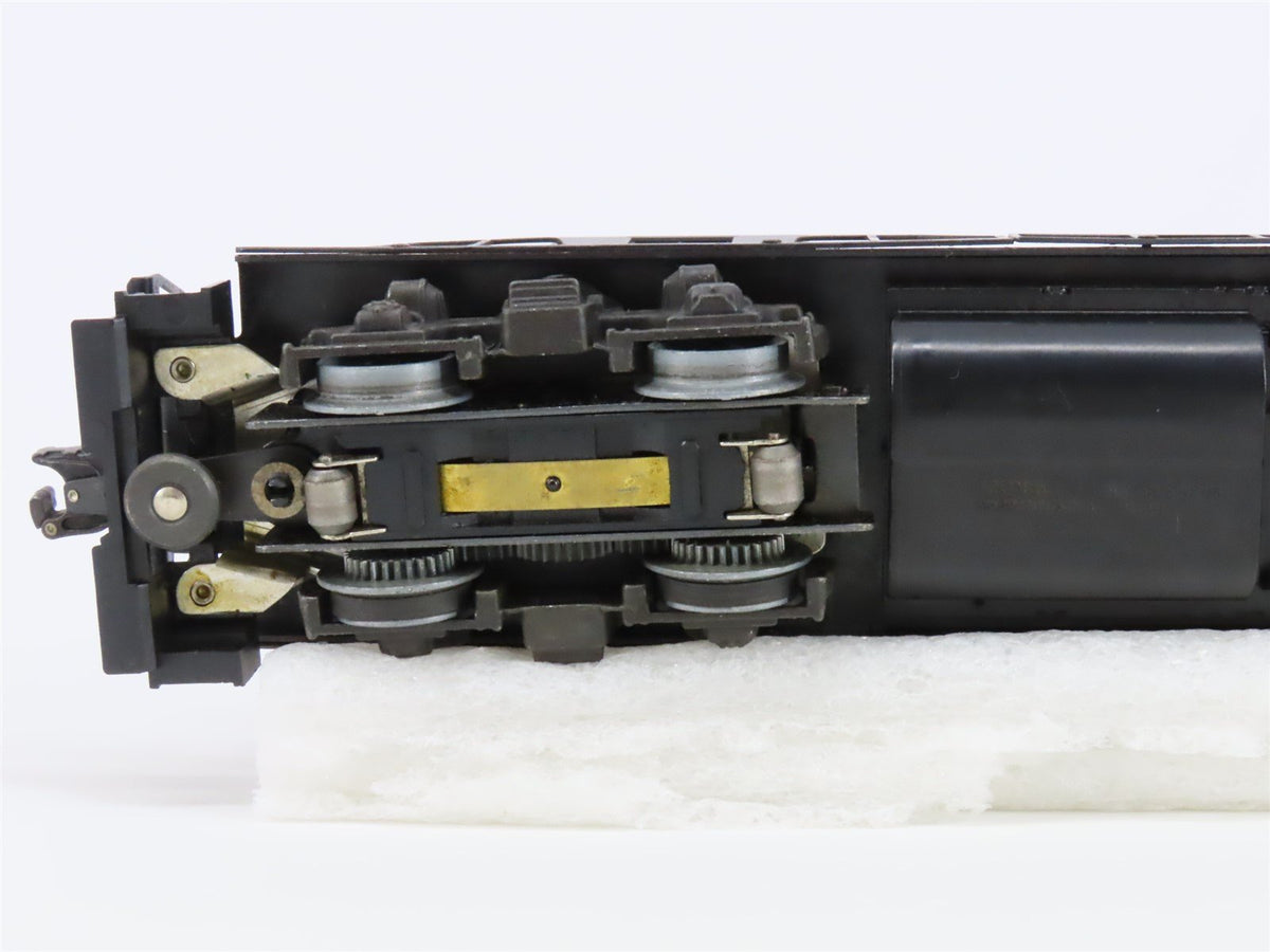 O Gauge 3-Rail Lionel 6-8576 PC Penn Central GP9 Diesel Locomotive #8576