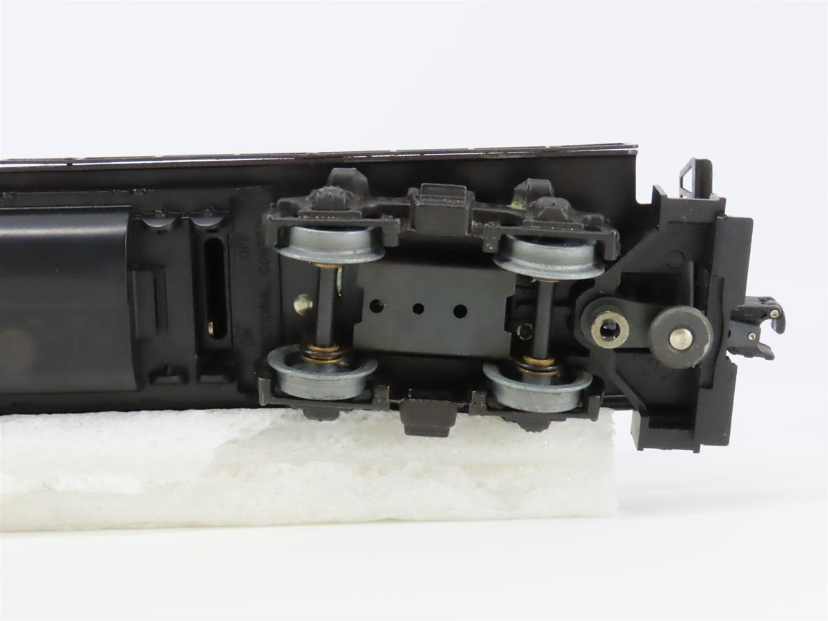 O Gauge 3-Rail Lionel 6-8576 PC Penn Central GP9 Diesel Locomotive #8576