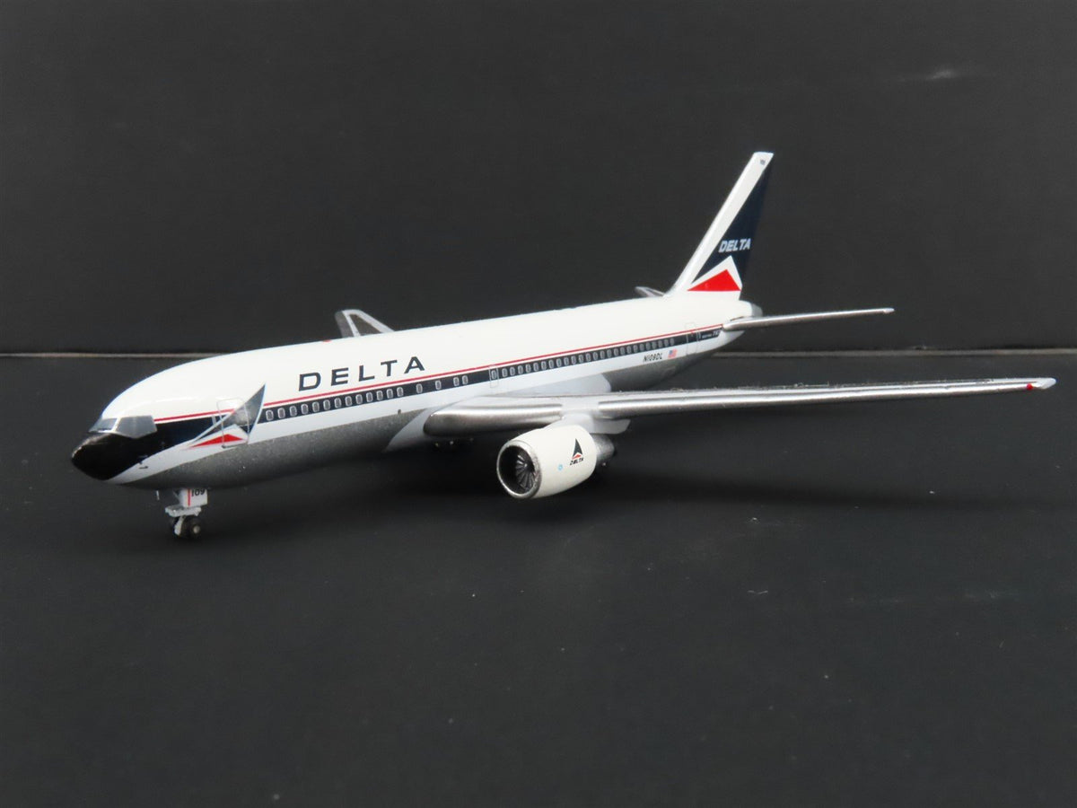 1:400 Aero Classics AC419400 Die-Cast Delta Airlines Boeing B-767-232 Aircraft