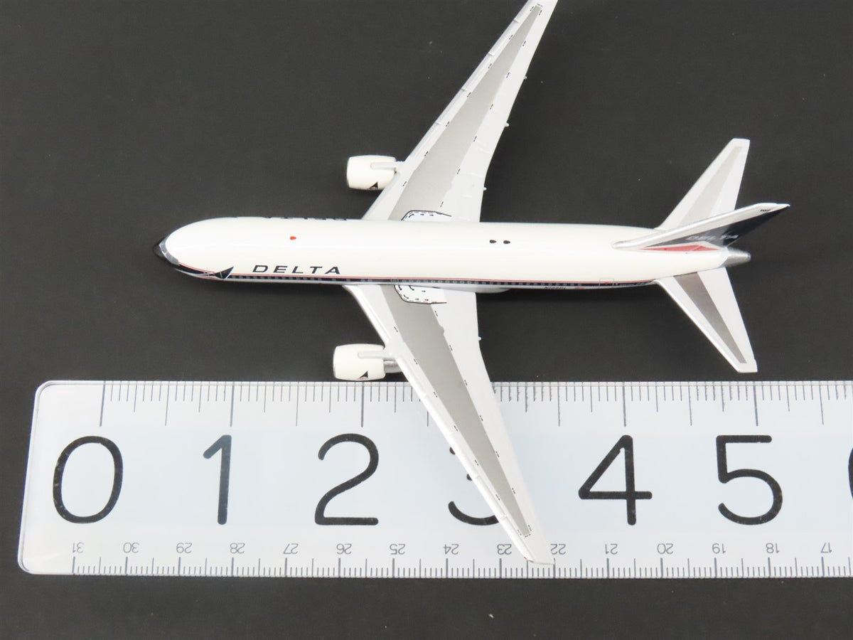 1:400 Aero Classics AC419400 Die-Cast Delta Airlines Boeing B-767-232 Aircraft