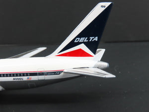 1:400 Aero Classics AC419400 Die-Cast Delta Airlines Boeing B-767-232 Aircraft