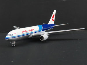 1:400 Aero Classics AC419401 Die-Cast Pacific Western Boeing B-767-275 Aircraft