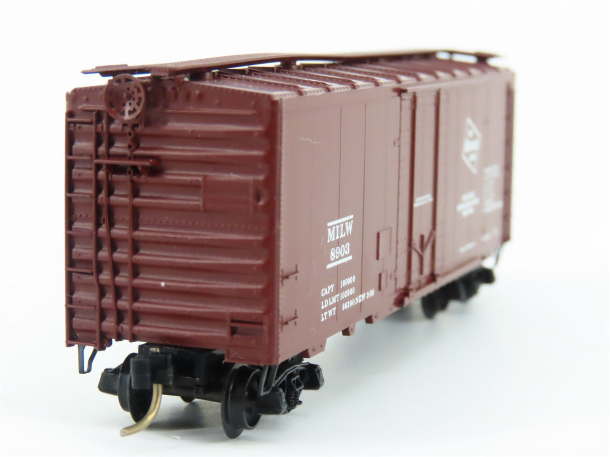 N Scale Kadee Micro-Trains MTL 21180 MILW Milwaukee Road 40&#39; Box Car #8903