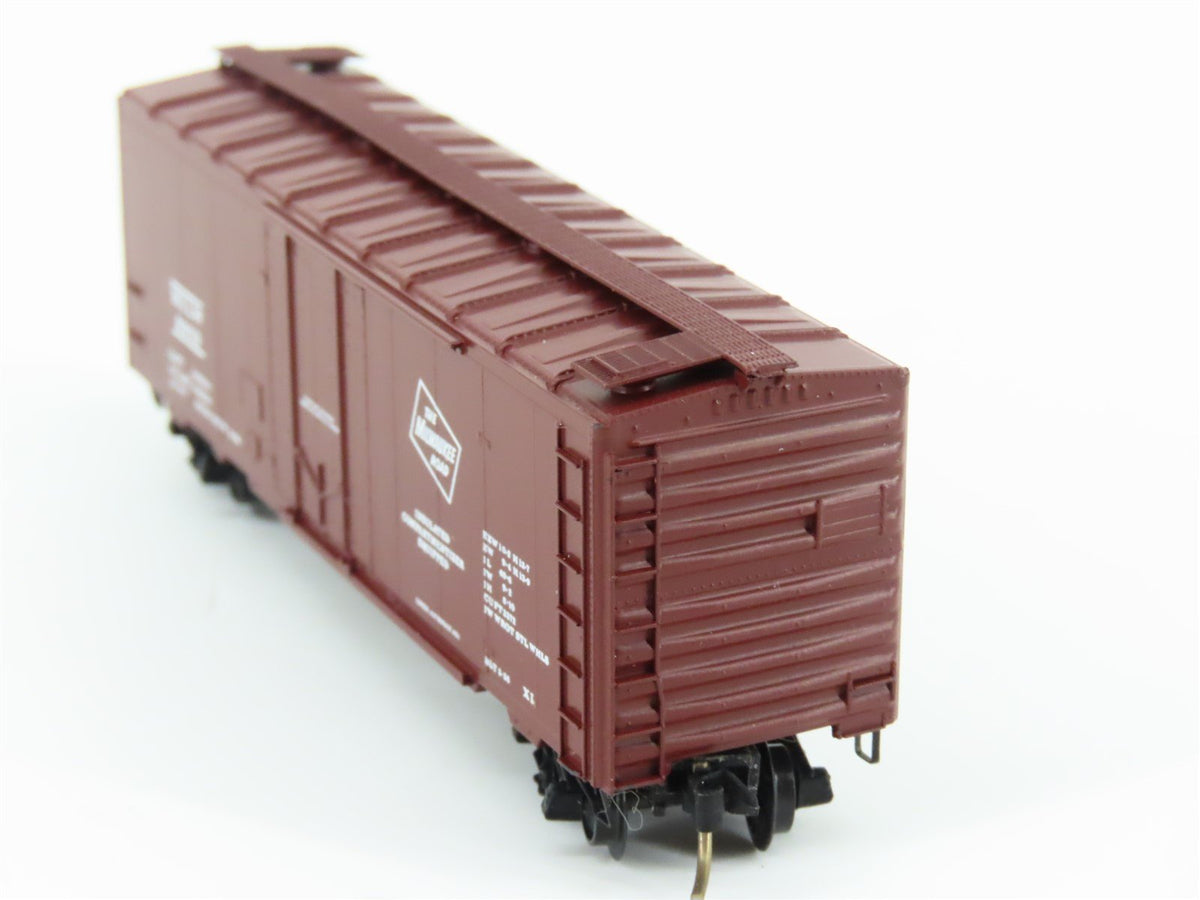 N Scale Kadee Micro-Trains MTL 21180 MILW Milwaukee Road 40&#39; Box Car #8903