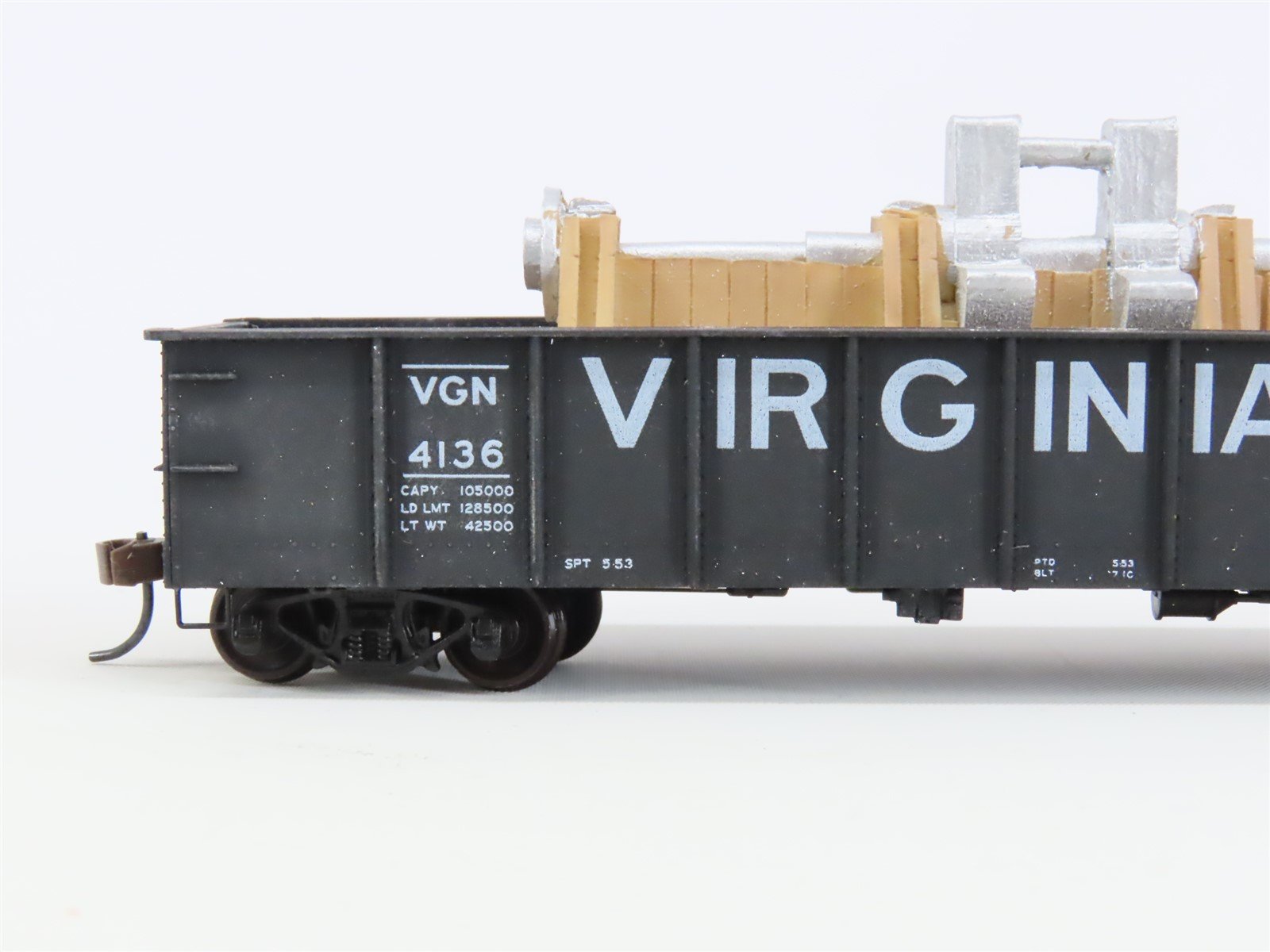 HO Scale Accurail 3735.3 VGN Virginian 41' Gondola Car #4136 w/ Custom Load